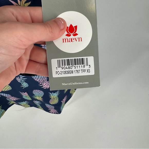 NWT Maevn navy multi color pineapple print scrub top - Picture 6 of 11